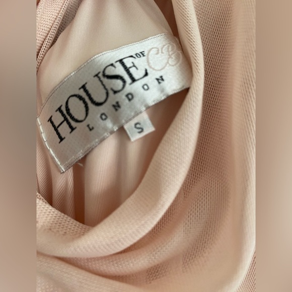 β¨House of CBβ¨ Aurelia Blush Halter Maxi Dress Size S - Picture 16 of 17